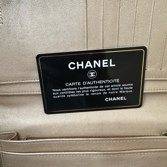 Pink Chanel wallet - Picture 7 of 9